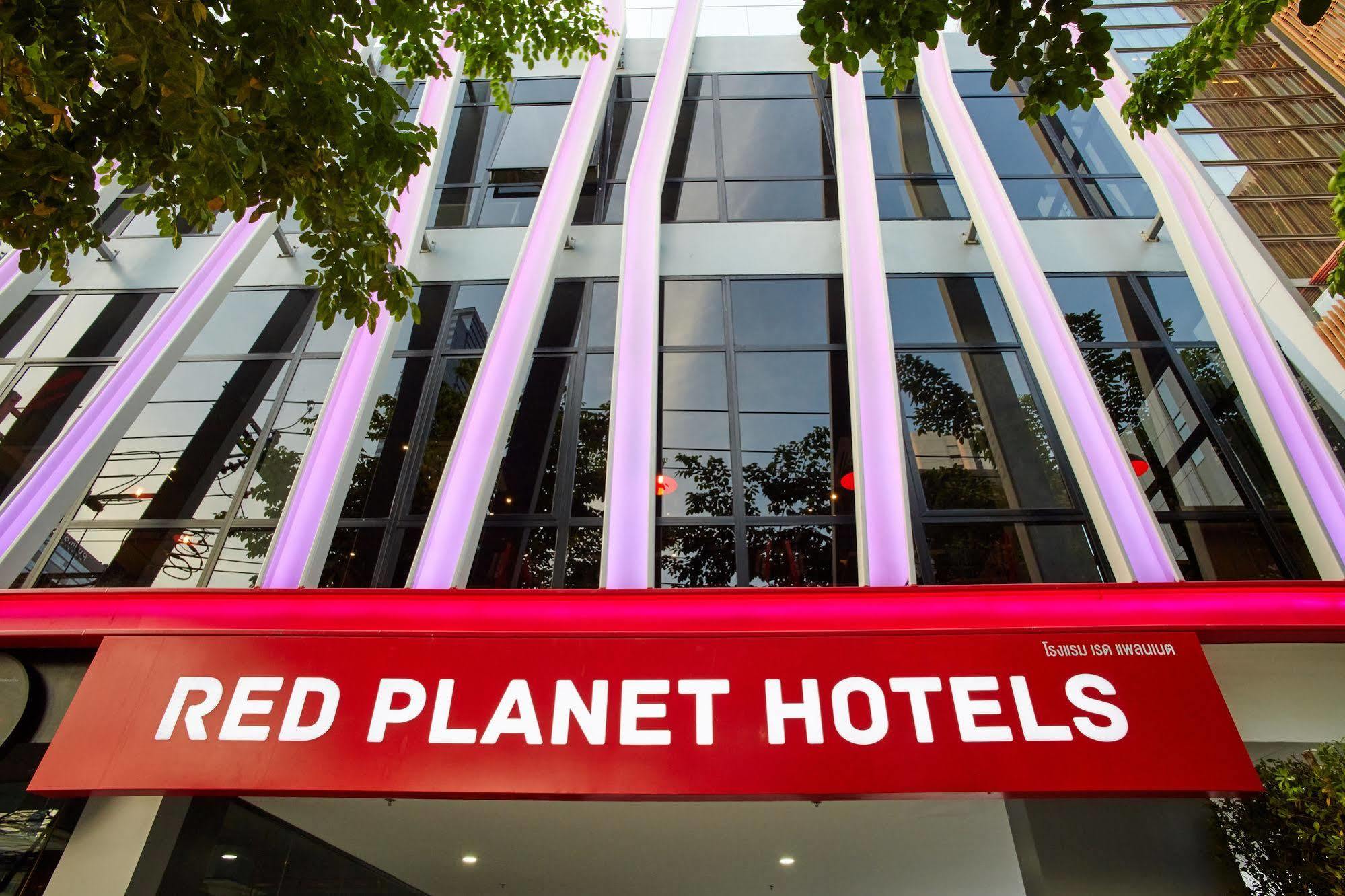 Red Planet Surawong Khách sạn 3*